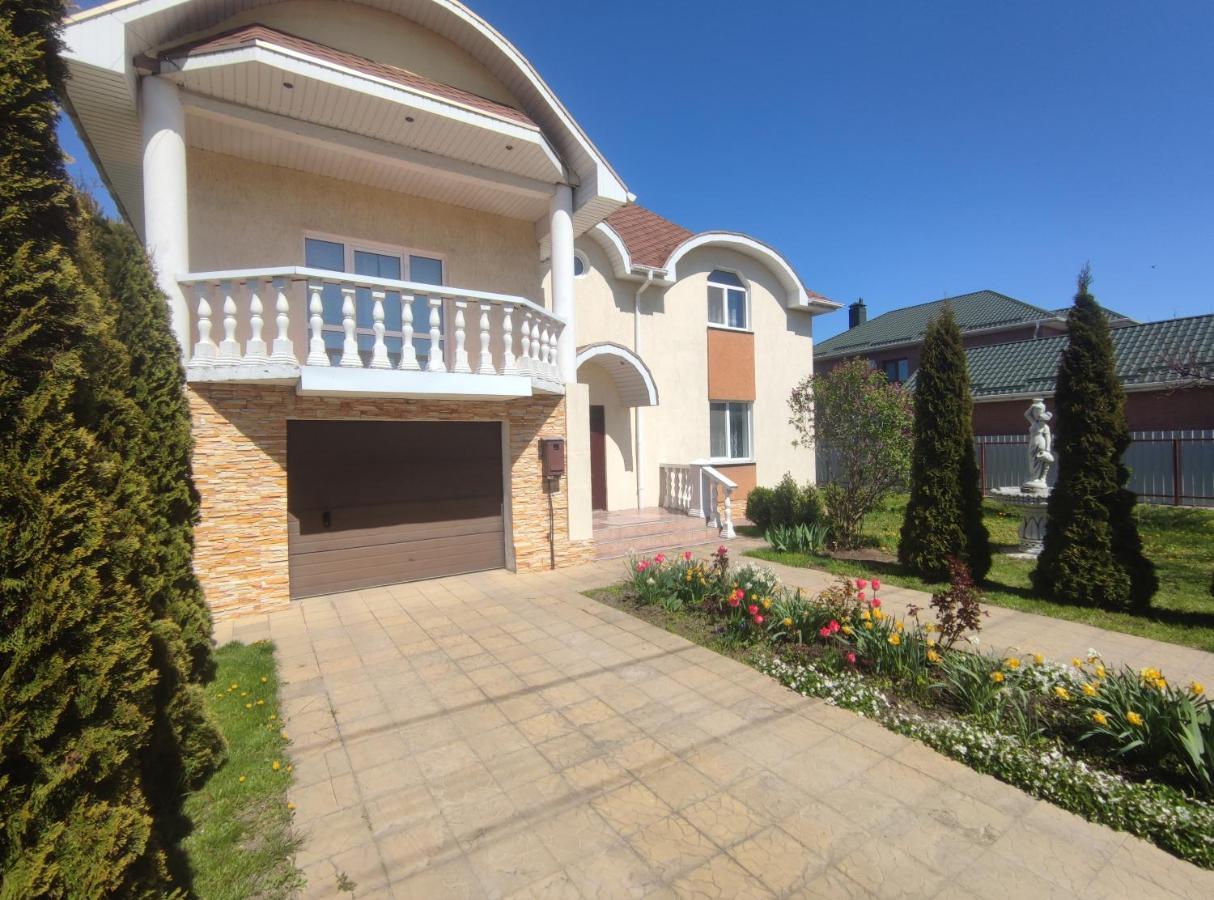 Дом С Бассейном И Сауной Vila Boryspilʼ Exterior foto